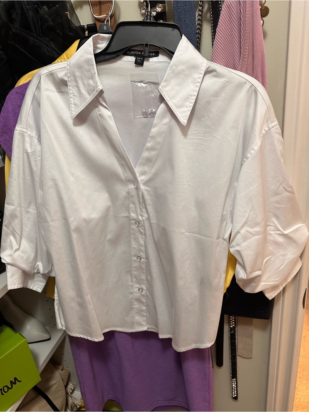 Boston Proper White Cropped Button-Front Collared Blouse